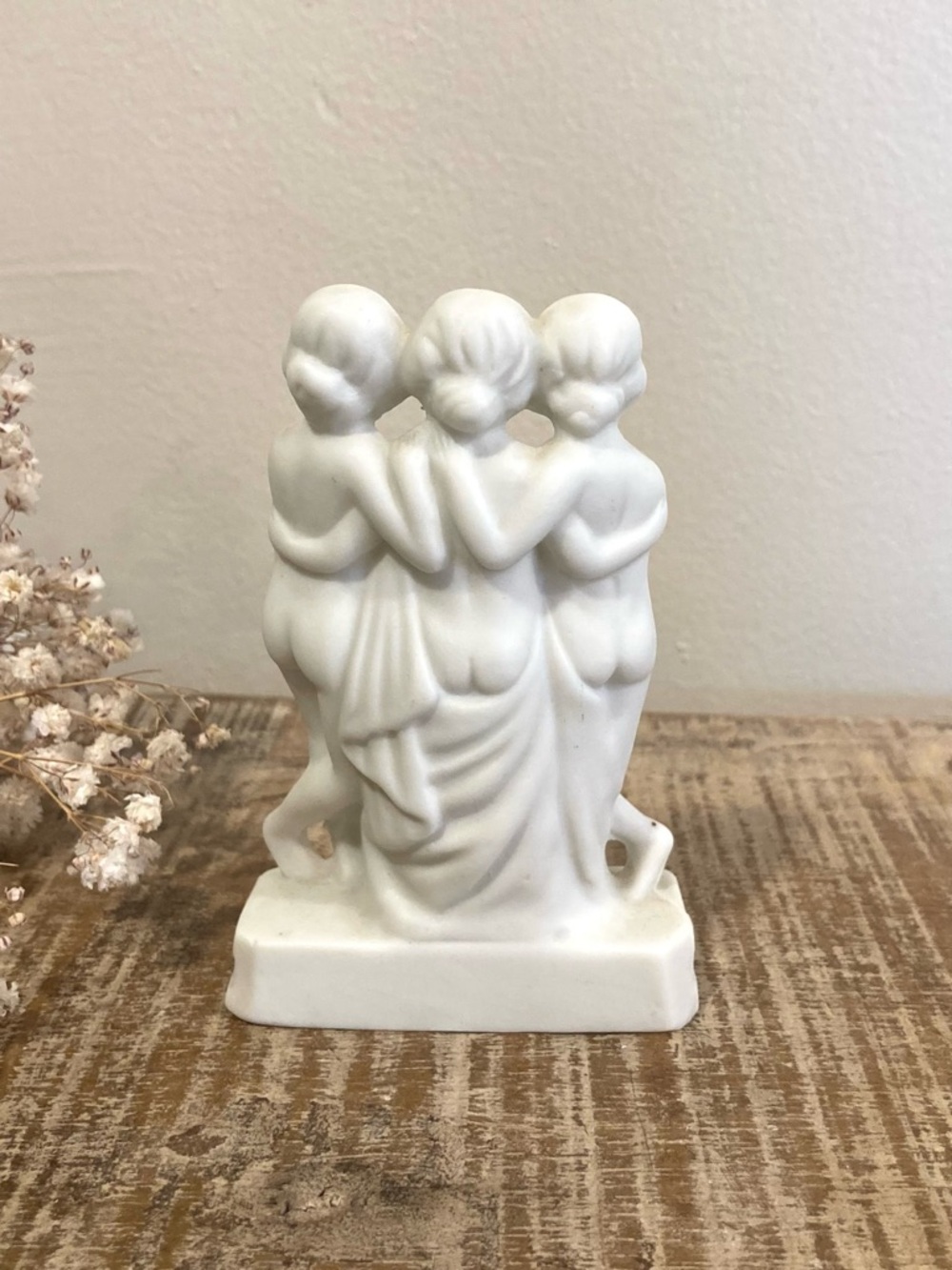 Vintage Ceramic Figure “The Three Graces" Made in Japan - Picture 2 of 11
